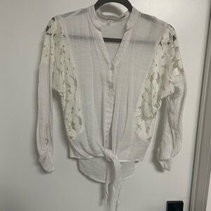 Mine White Lace Sleeve Women's Blouse